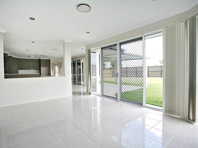 25 Lanagan Circuit, North Lakes QLD 4509