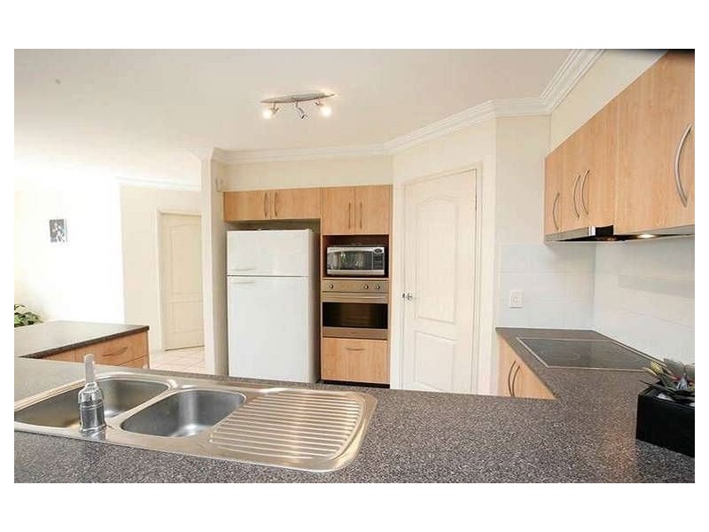 8 Southerden Drive, North Lakes QLD 4509