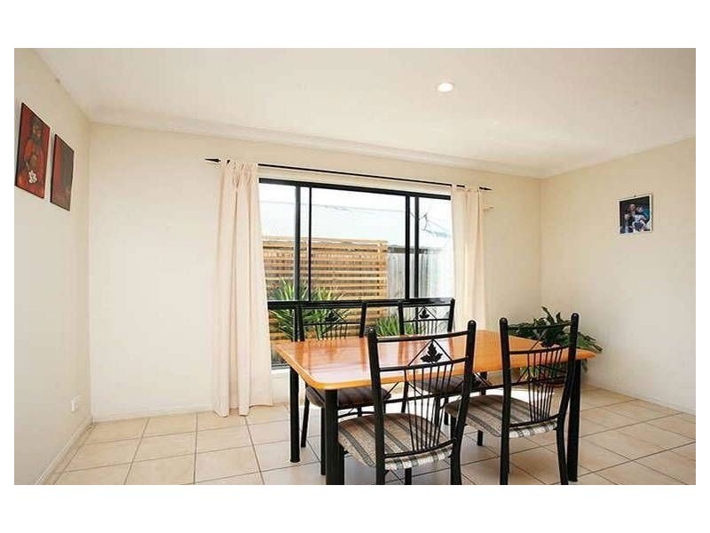 8 Southerden Drive, North Lakes QLD 4509