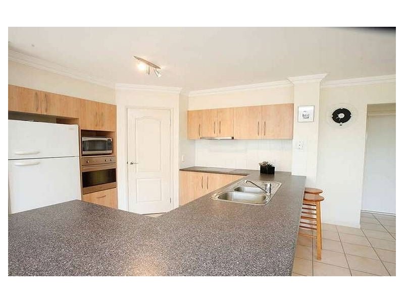 8 Southerden Drive, North Lakes QLD 4509