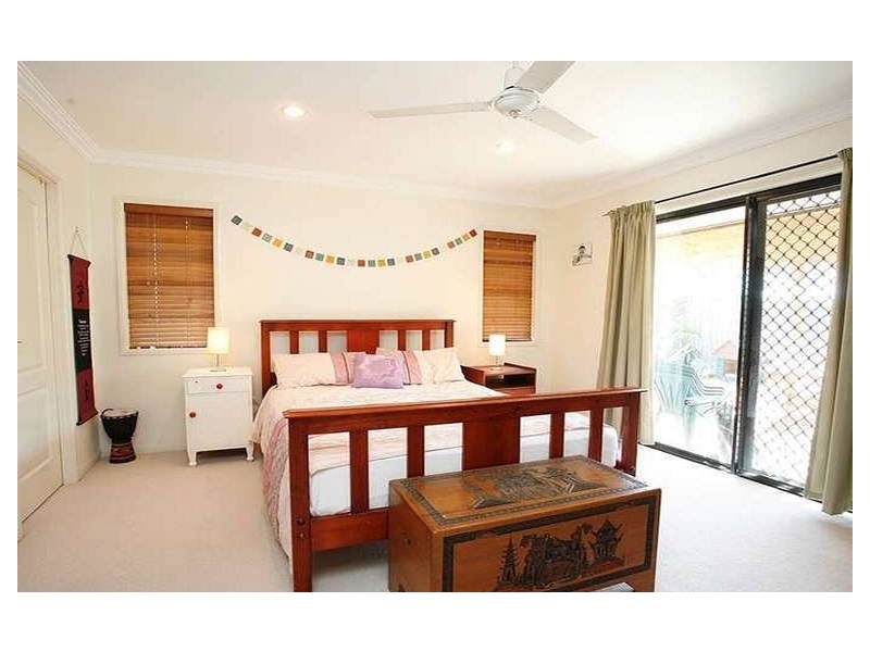 8 Southerden Drive, North Lakes QLD 4509
