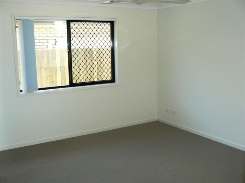 8 Williams Cr, North Lakes QLD 4509