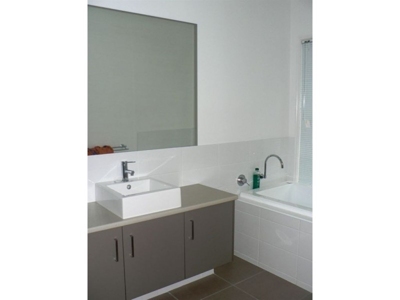 6 Klien Cct, North Lakes QLD 4509