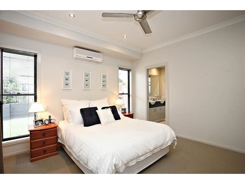 11 Parry Street, North Lakes QLD 4509