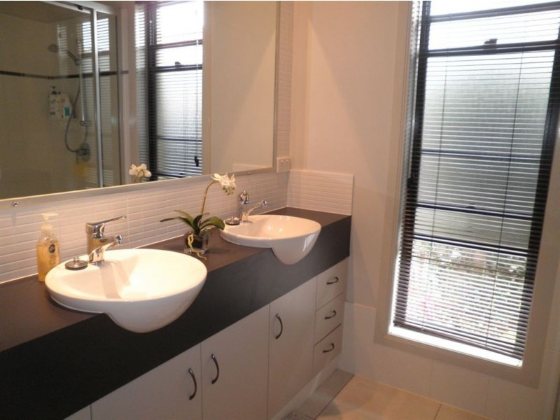 11 Parry Street, North Lakes QLD 4509