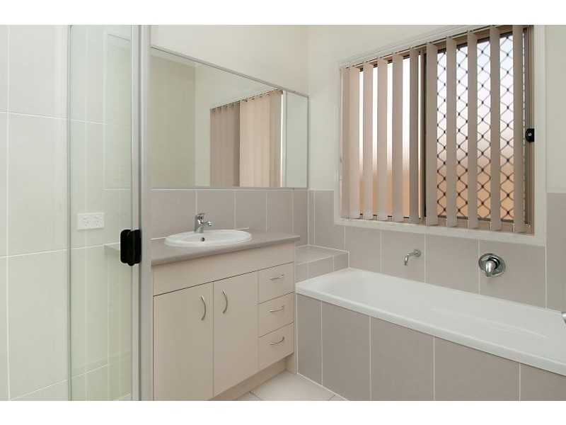 15 Lomond Street, North Lakes QLD 4509