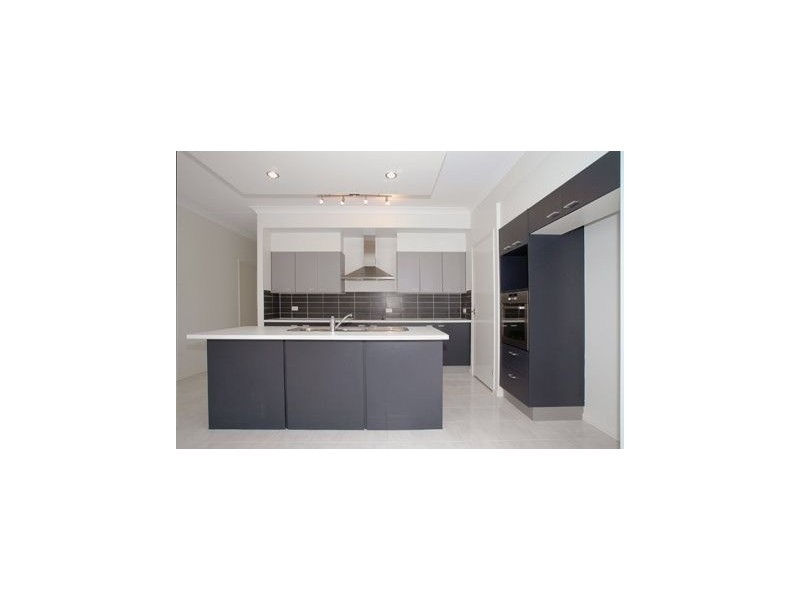 5 Senior, North Lakes QLD 4509
