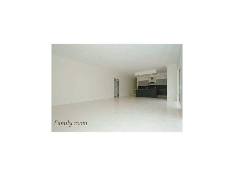 5 Senior, North Lakes QLD 4509