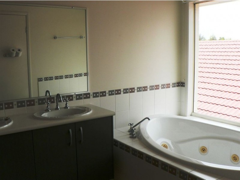 12 Morwell Cr, North Lakes QLD 4509
