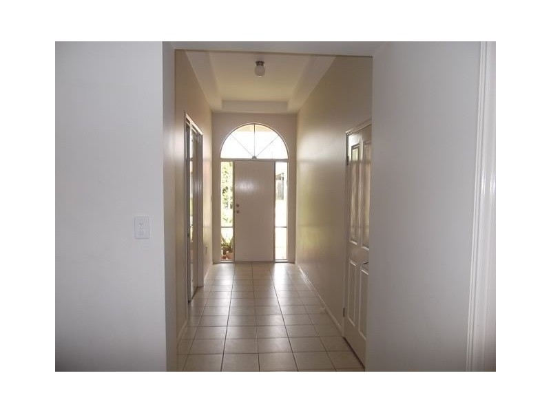 6 Pintail Crescent, North Lakes QLD 4509