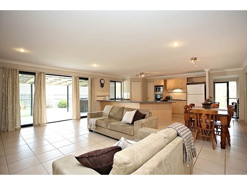 28 Pine Crest Drive, Kallangur QLD 4503