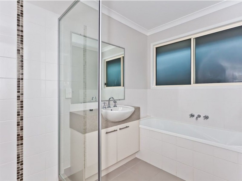 15 Echidna Parade, North Lakes QLD 4509