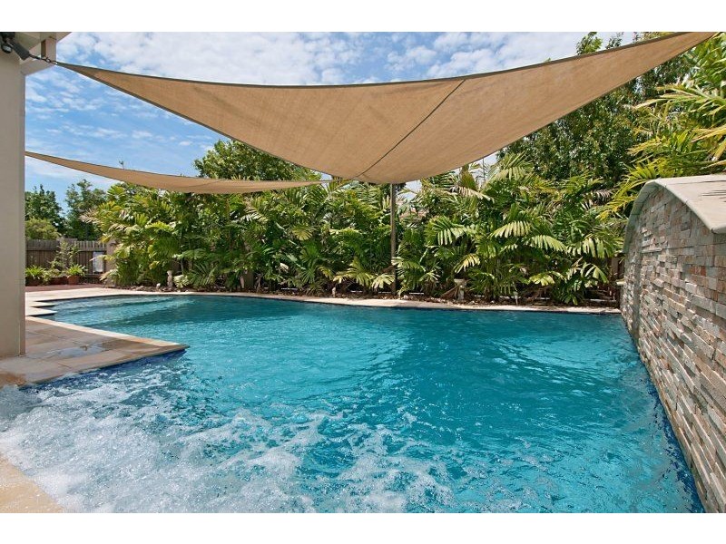 1 Thomson Close, North Lakes QLD 4509