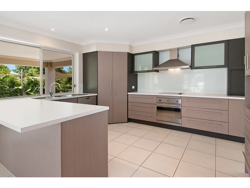 1 Thomson Close, North Lakes QLD 4509