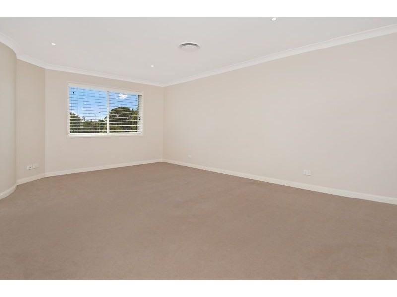 1 Thomson Close, North Lakes QLD 4509
