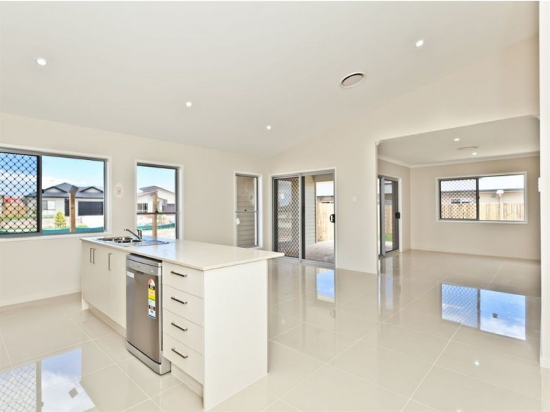 24 Merion Crescent, North Lakes QLD 4509