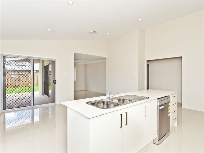 24 Merion Crescent, North Lakes QLD 4509