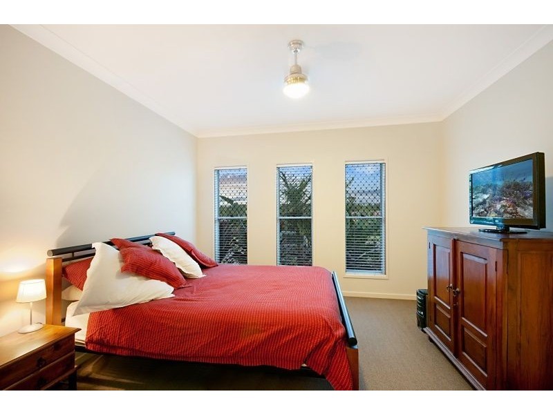 64 Nicklaus Parade, North Lakes QLD 4509