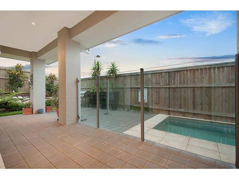 64 Nicklaus Parade, North Lakes QLD 4509