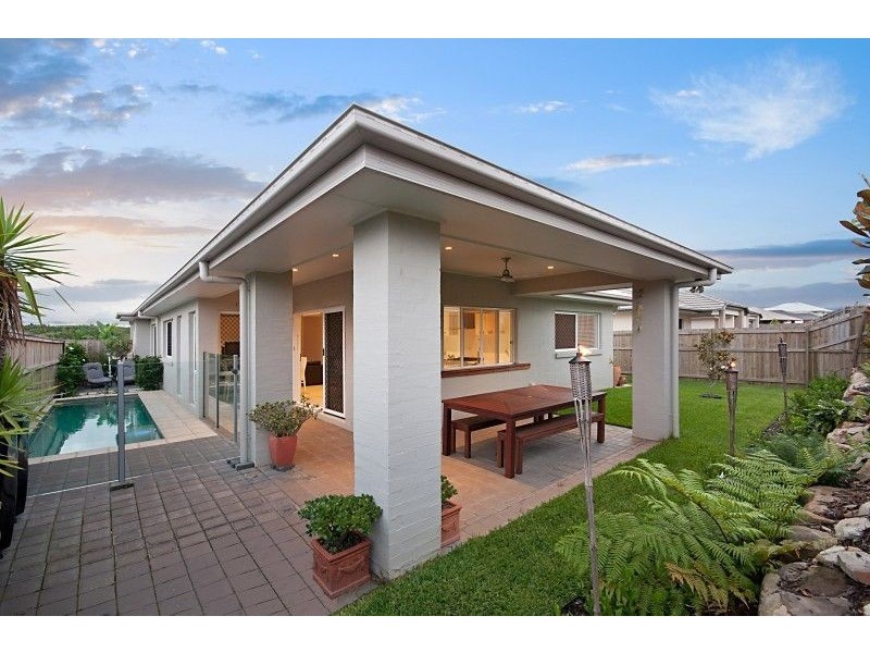 64 Nicklaus Parade, North Lakes QLD 4509