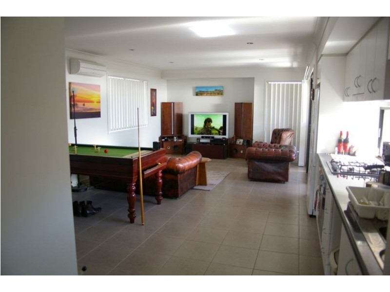 14 Chrysler Parade, North Lakes QLD 4509