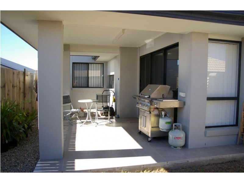 14 Chrysler Parade, North Lakes QLD 4509