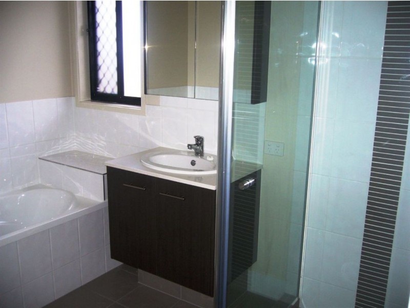 3 Riviera Cr, North Lakes QLD 4509