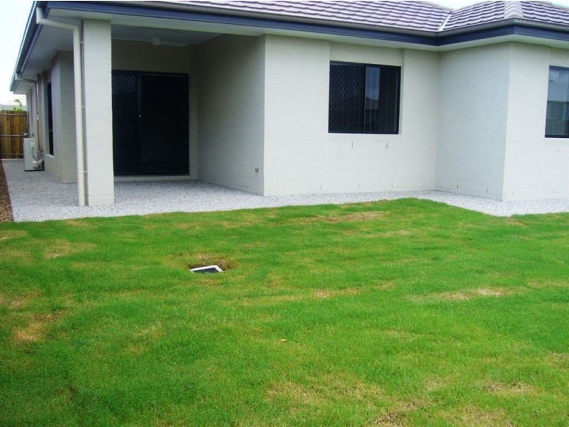 3 Riviera Cr, North Lakes QLD 4509