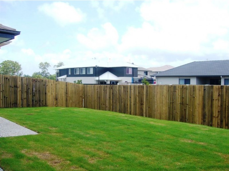 3 Riviera Cr, North Lakes QLD 4509