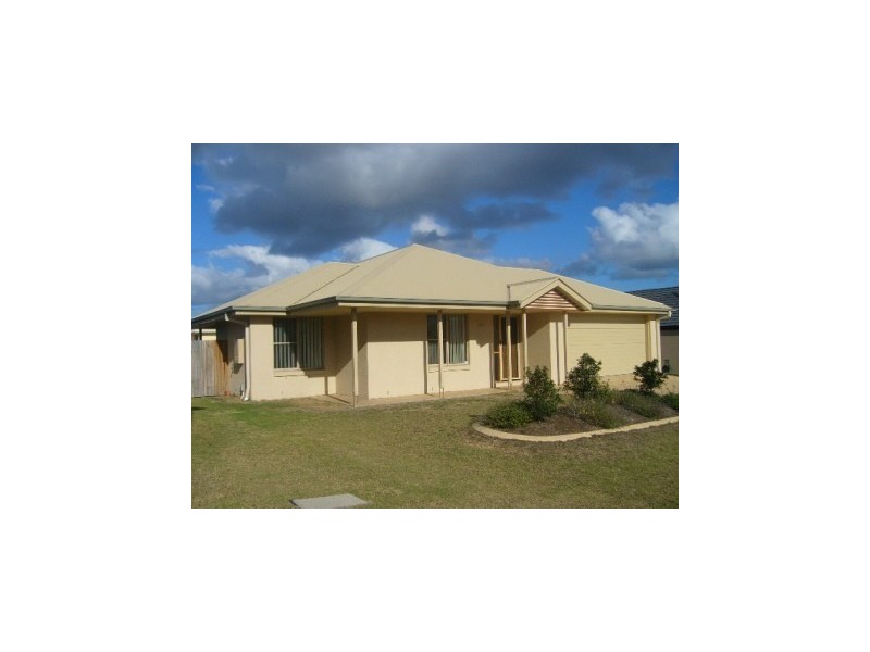 10 Dotterel Crescent, North Lakes QLD 4509