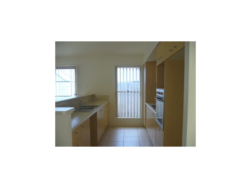 10 Dotterel Crescent, North Lakes QLD 4509