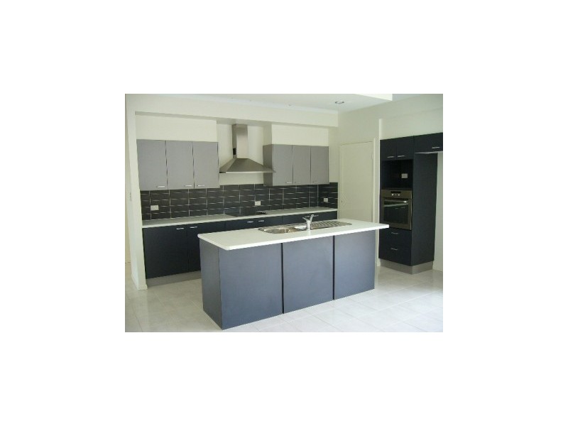 5 Senior Close, North Lakes QLD 4509