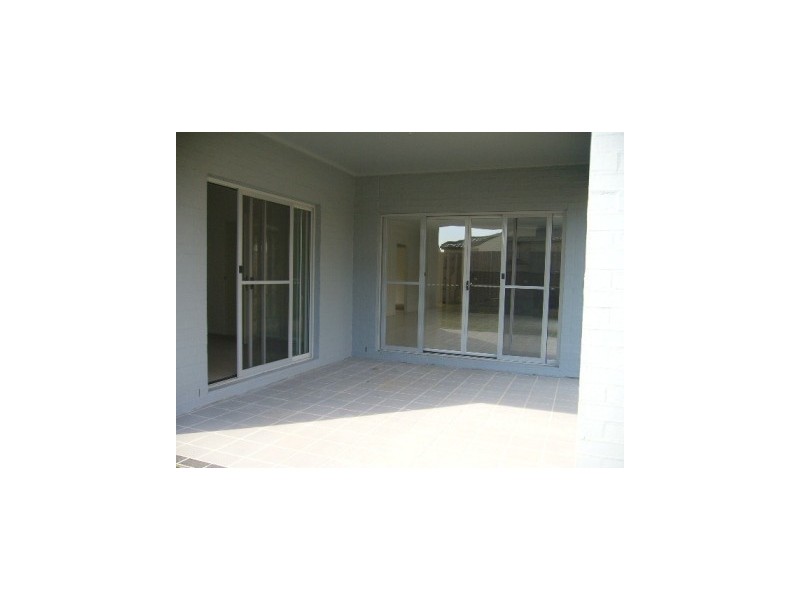 5 Senior Close, North Lakes QLD 4509