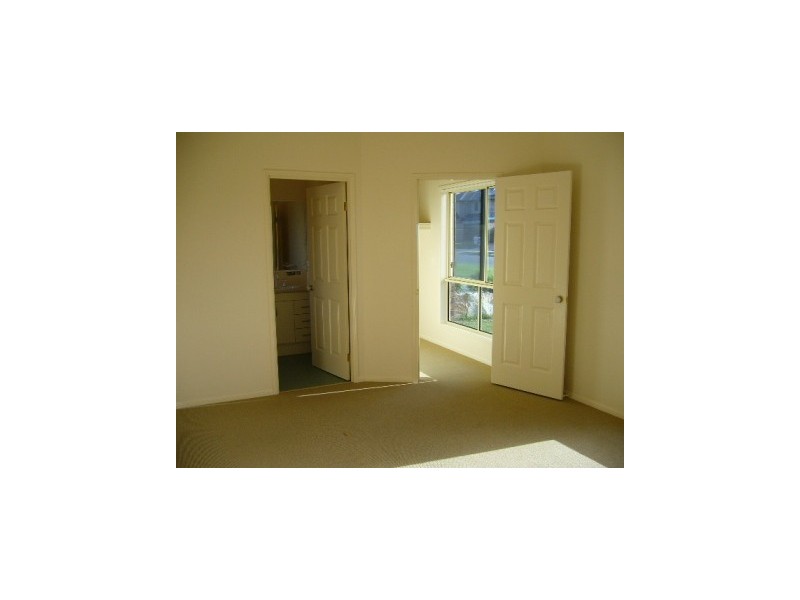 26 Gardenia Street, North Lakes QLD 4509