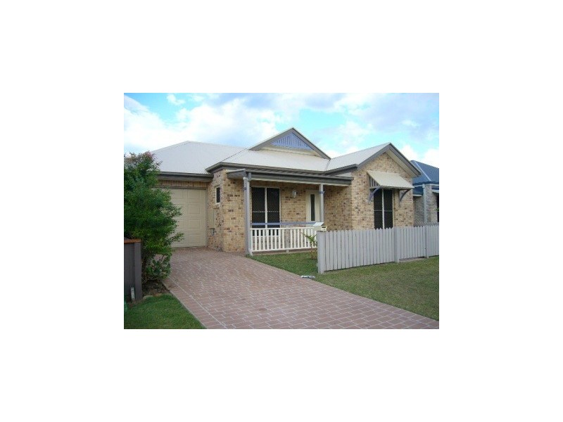 18 Foambark Street, North Lakes QLD 4509