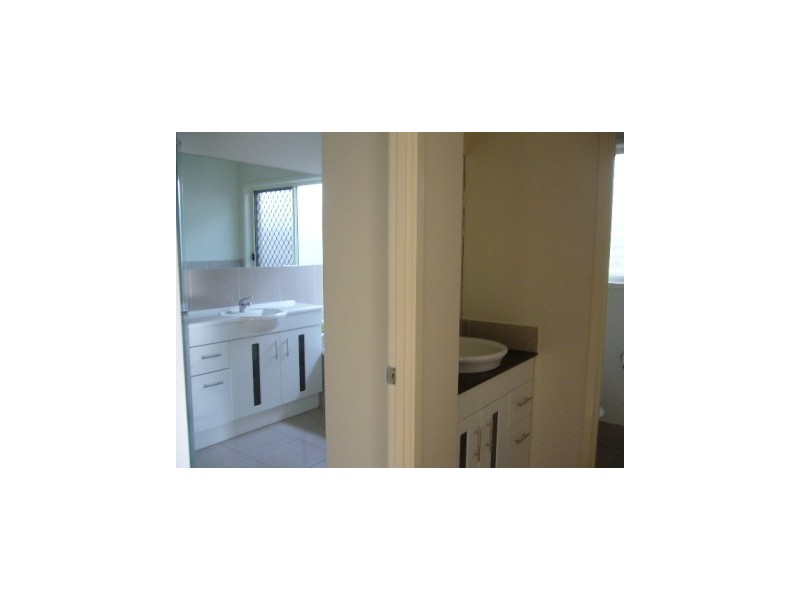 18 Foambark Street, North Lakes QLD 4509