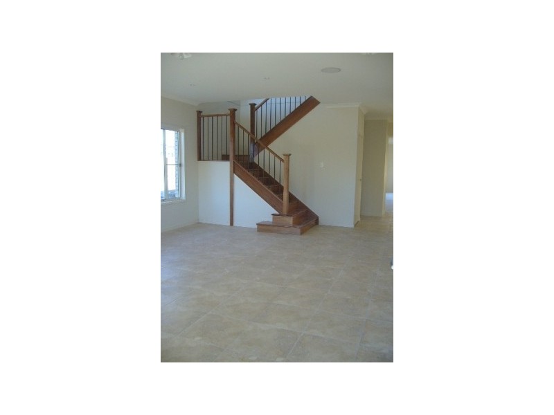 16 Wallaroo Circuit, North Lakes QLD 4509