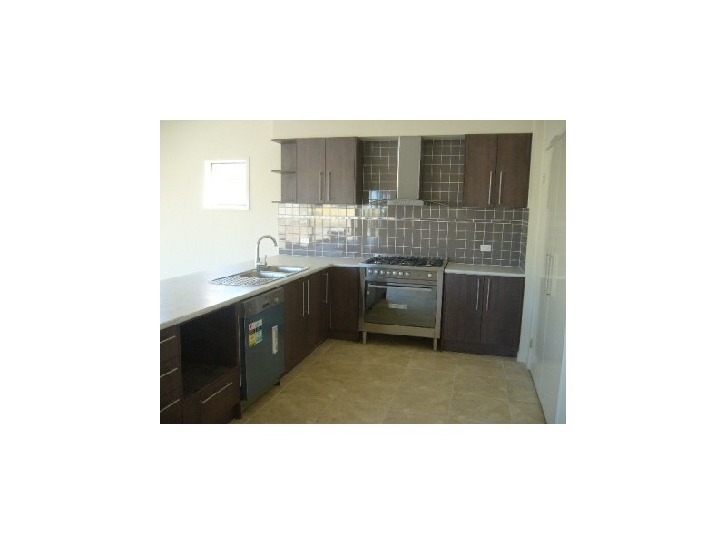 16 Wallaroo Circuit, North Lakes QLD 4509