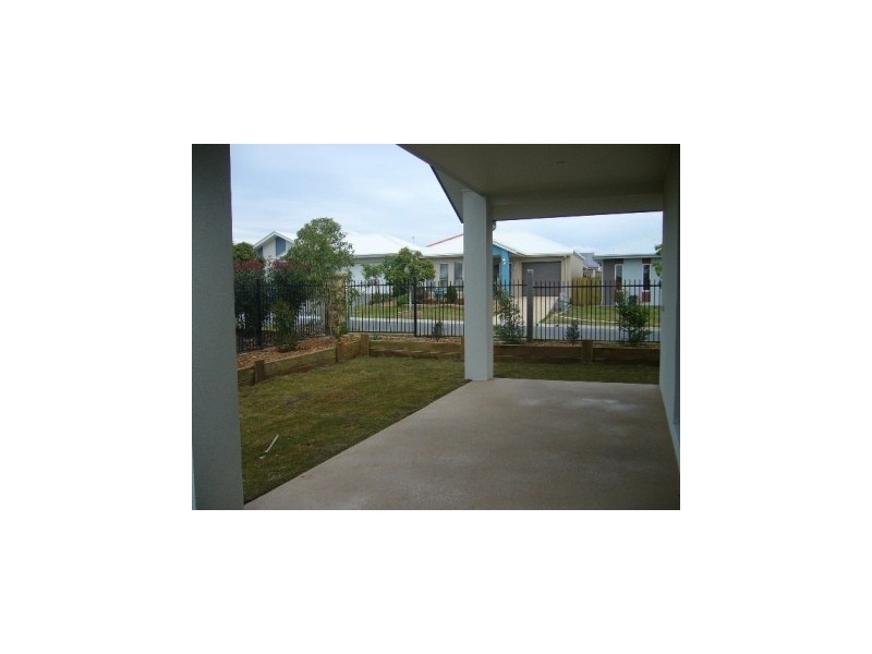 8 Riley Court, North Lakes QLD 4509