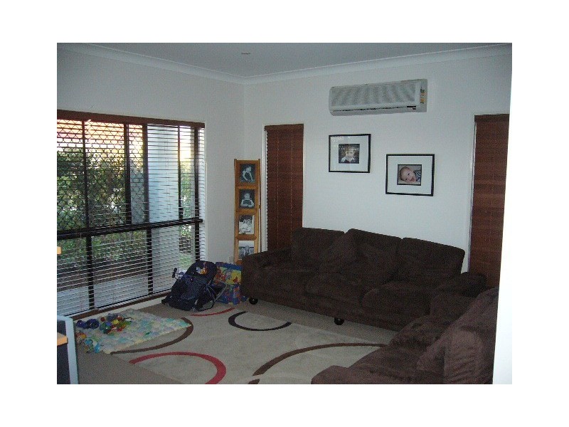 15 Turnstone Circuit, North Lakes QLD 4509