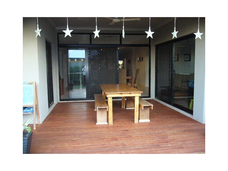 15 Turnstone Circuit, North Lakes QLD 4509