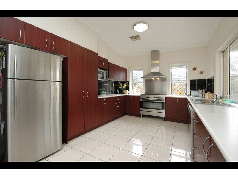 8 Marsh Pde, North Lakes QLD 4509