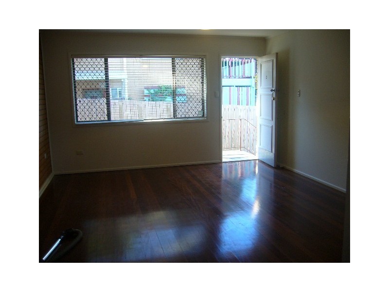 2/12 Leis Parade, Lawnton QLD 4501