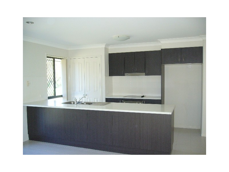 18 Shallows Court, Eatons Hill QLD 4037
