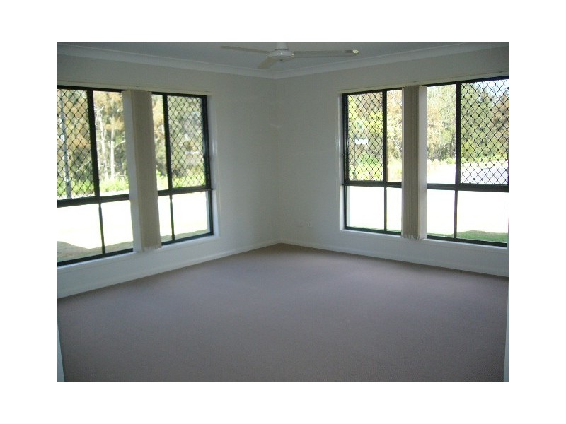 18 Shallows Court, Eatons Hill QLD 4037