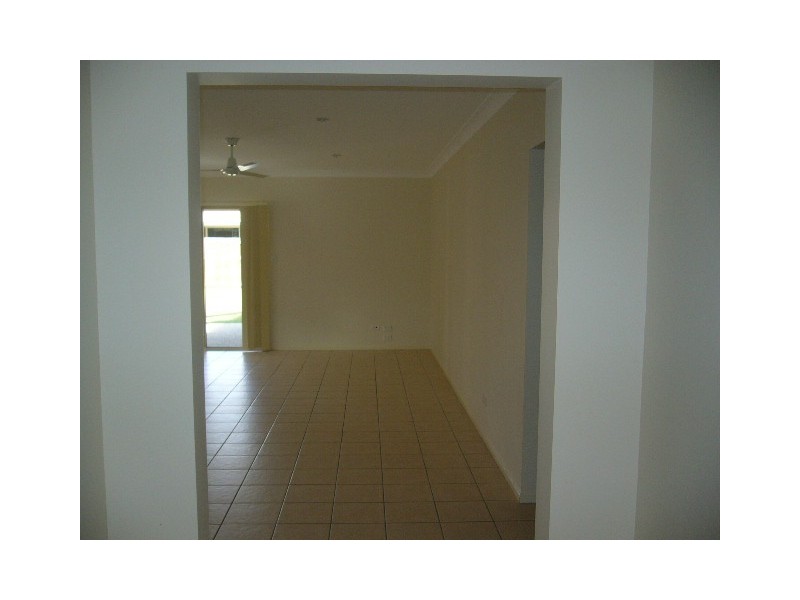 4 Bonnie Court, Aspley QLD 4034