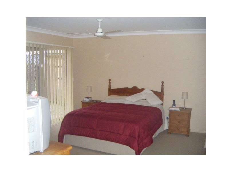 17 Whitfield Cres, North Lakes QLD 4509