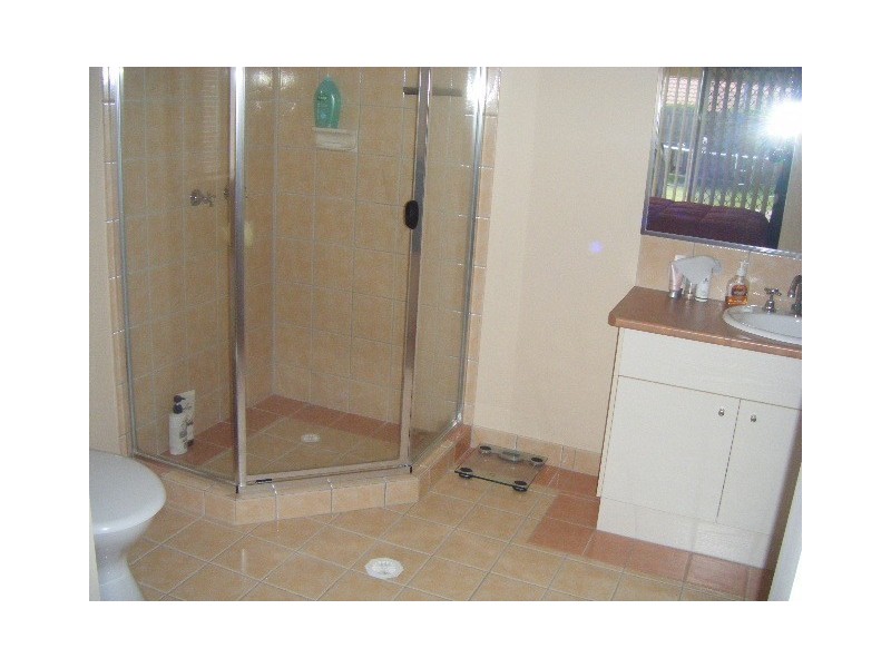 17 Whitfield Cres, North Lakes QLD 4509