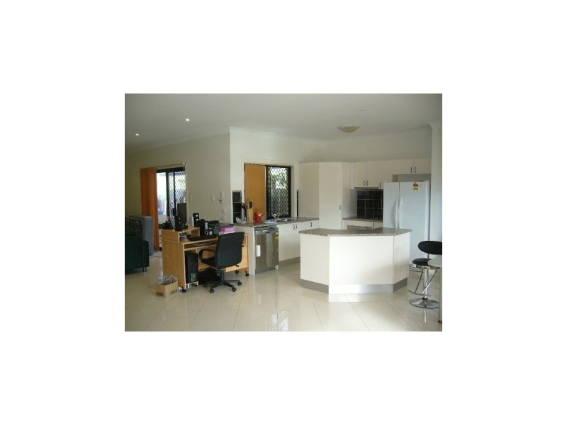 11 Wyperfield Court, North Lakes QLD 4509