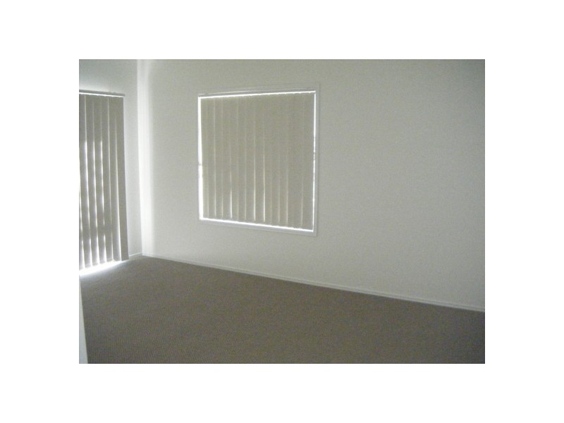 10 Warabi Cres, North Lakes QLD 4509